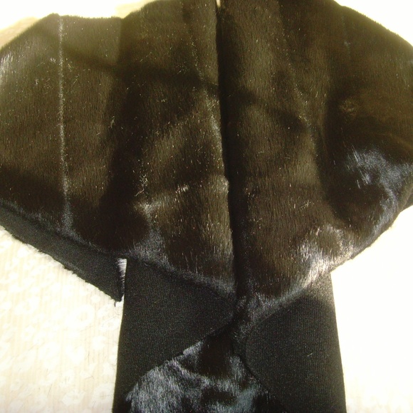 Mink Faux Fur Fabric Remnants in Black (2 Pieces) - Picture 7 of 7